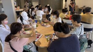 新生地藝術節「向日葵扭一扭」親子工作坊活動照片 5